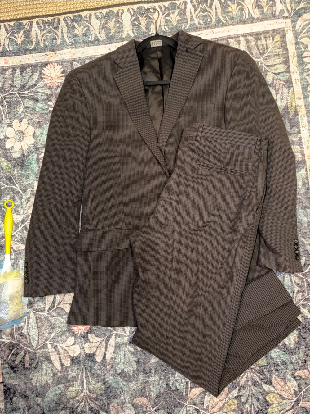 Men's Two-Piece Charcoal Textured seersucker Suit - Classic Tailored Fit